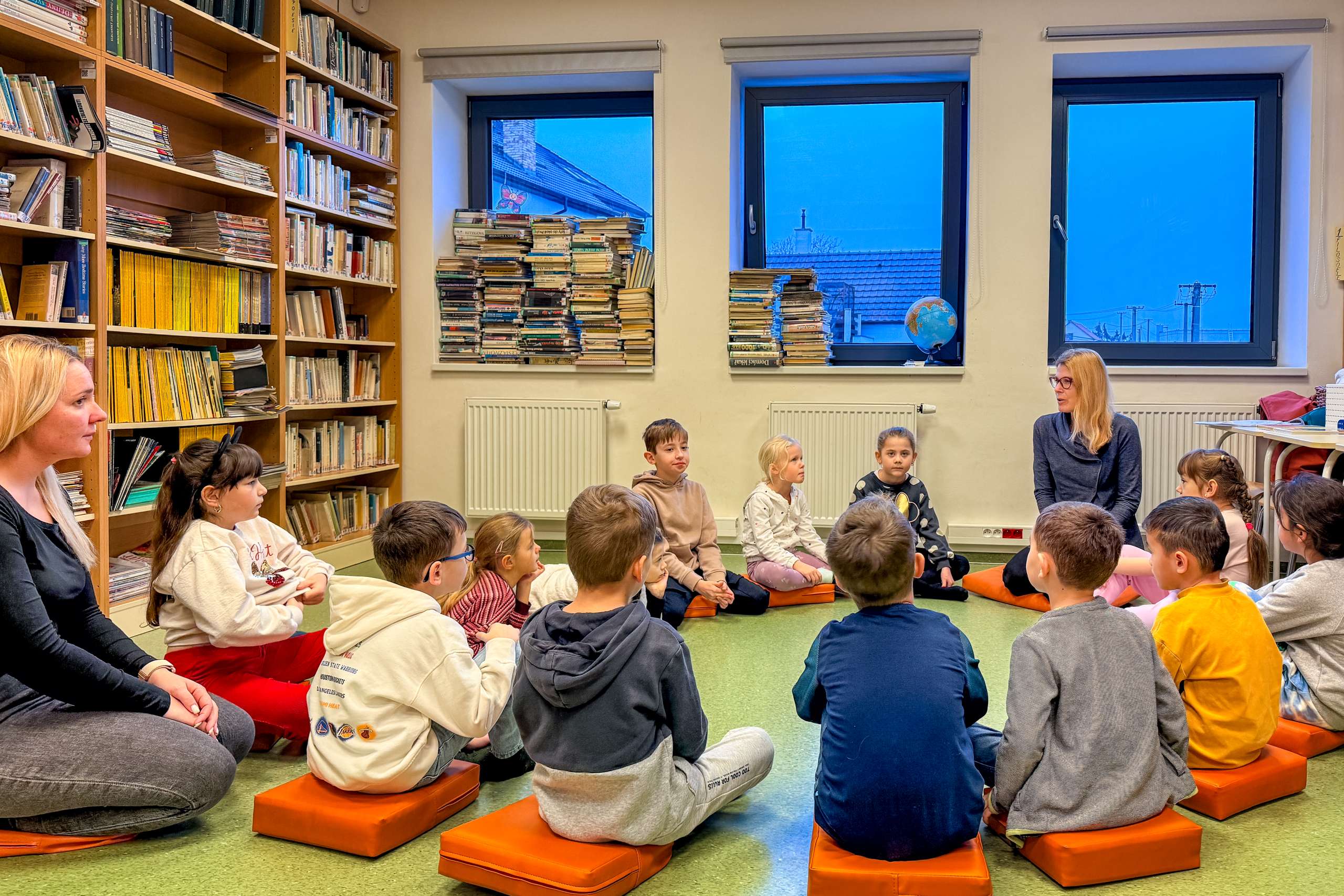 Čtenářská_dílna_v_knihovně_děti_v_knihovně_Klecany