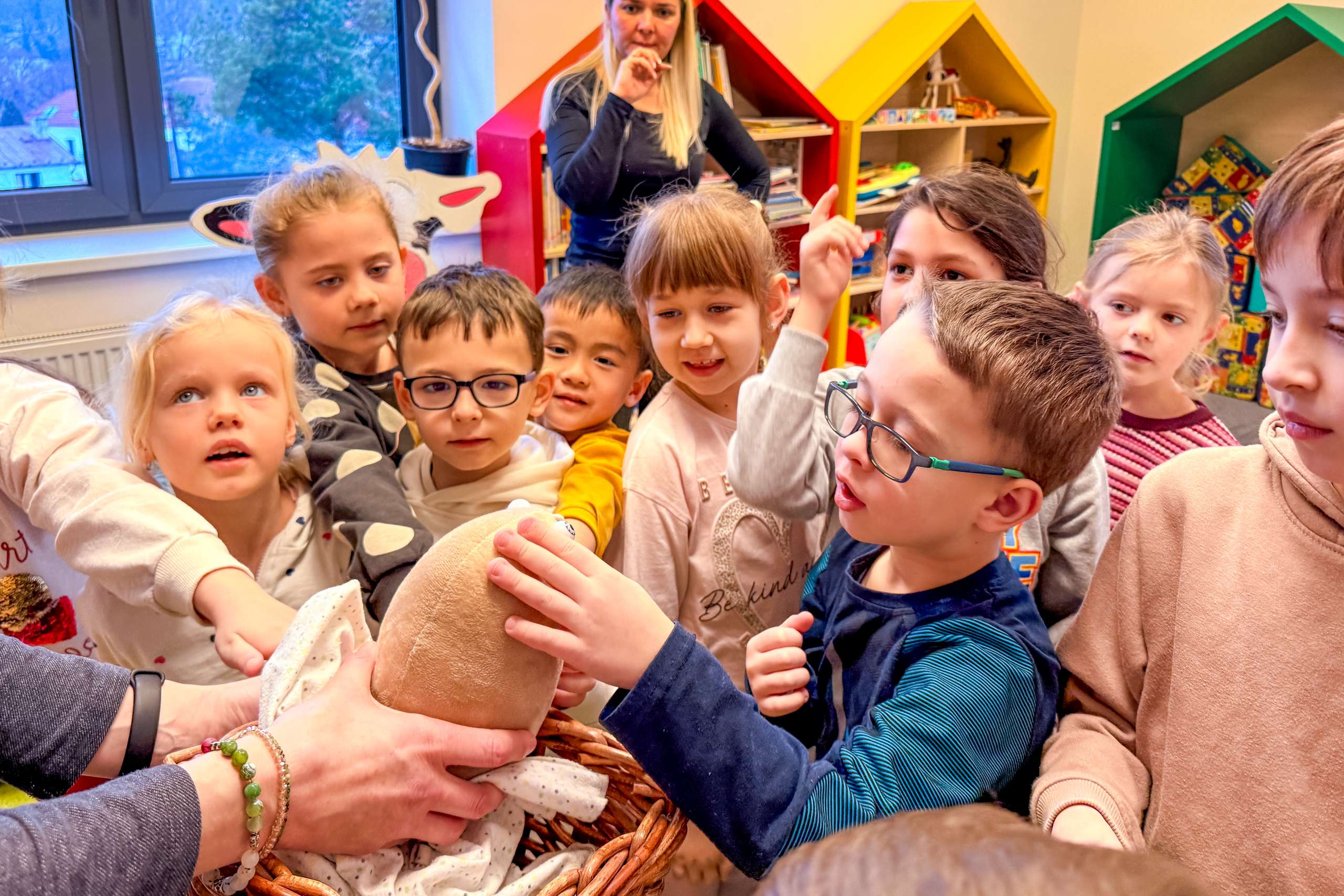 Čtenářská_dílna_v_knihovně_děti_v_knihovně_Klecany