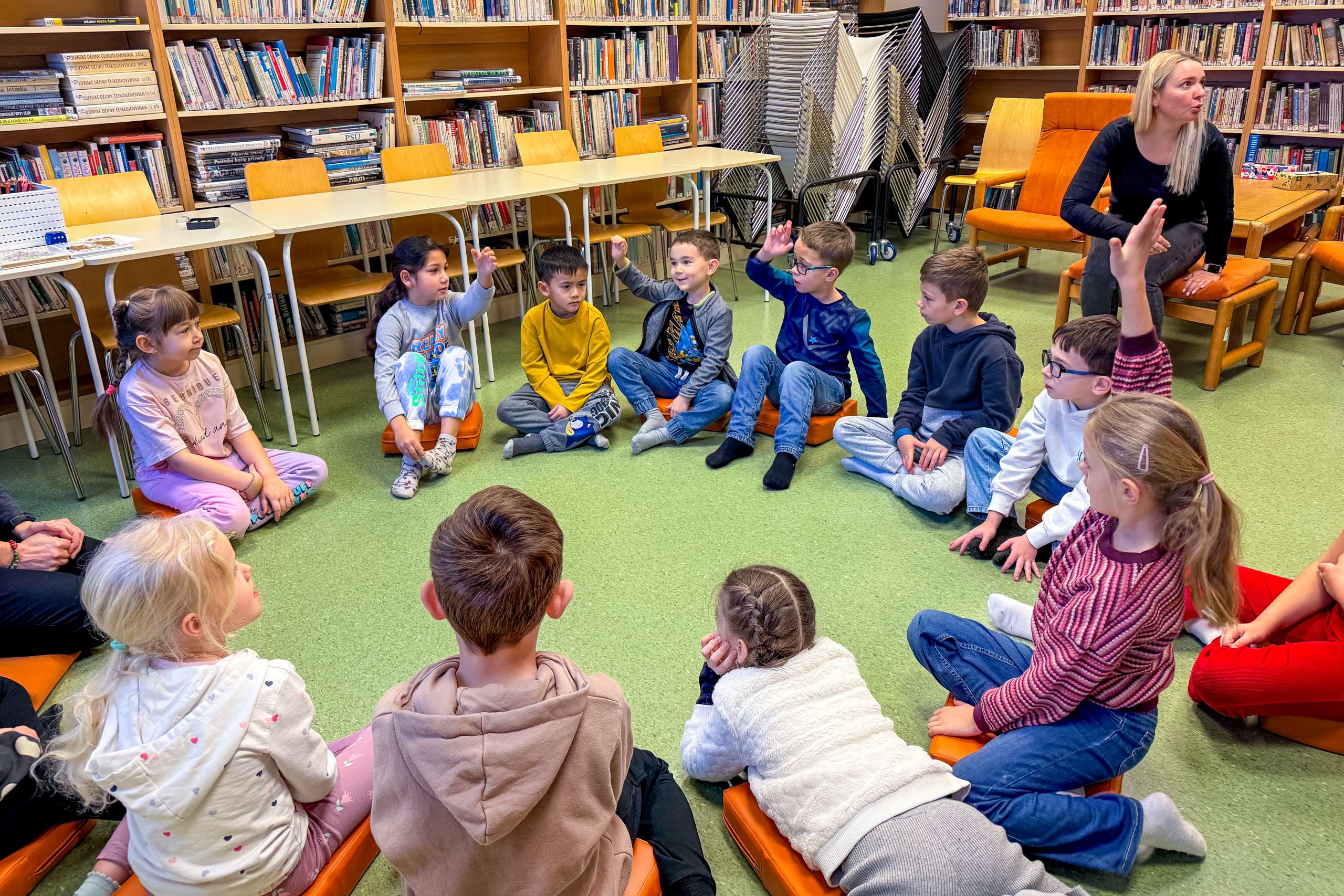 Čtenářská_dílna_v_knihovně_děti_v_knihovně_Klecany