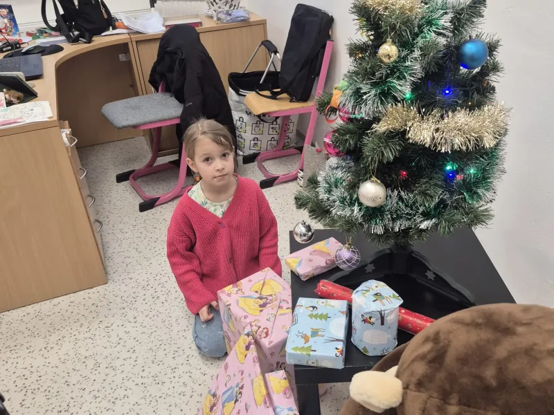 Vánoční besídka opičky