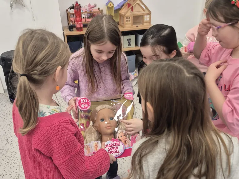 Vánoční besídka opičky