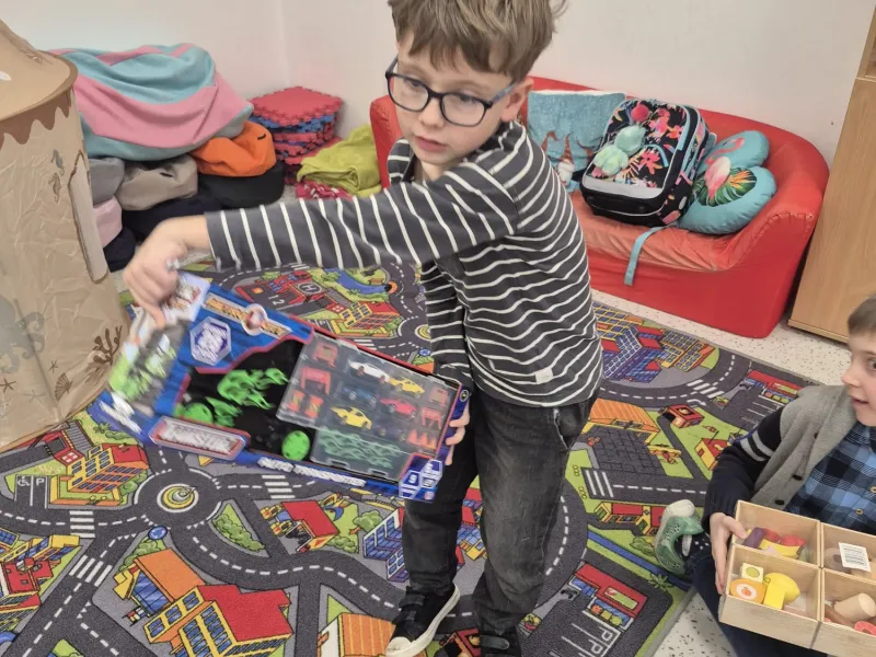 Vánoční besídka opičky