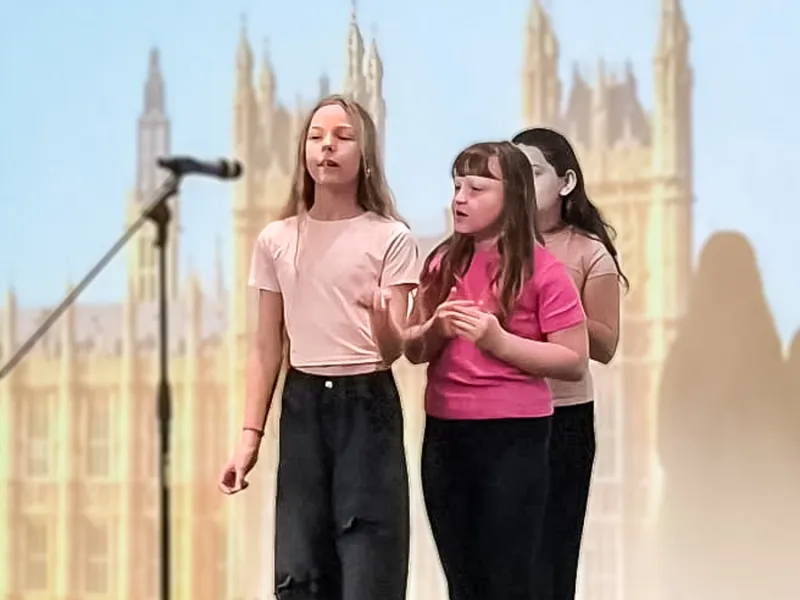 Zaci_na_recitacni_soutezi