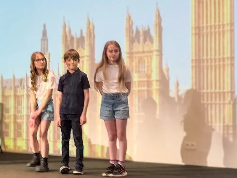 Zaci_na_recitacni_soutezi