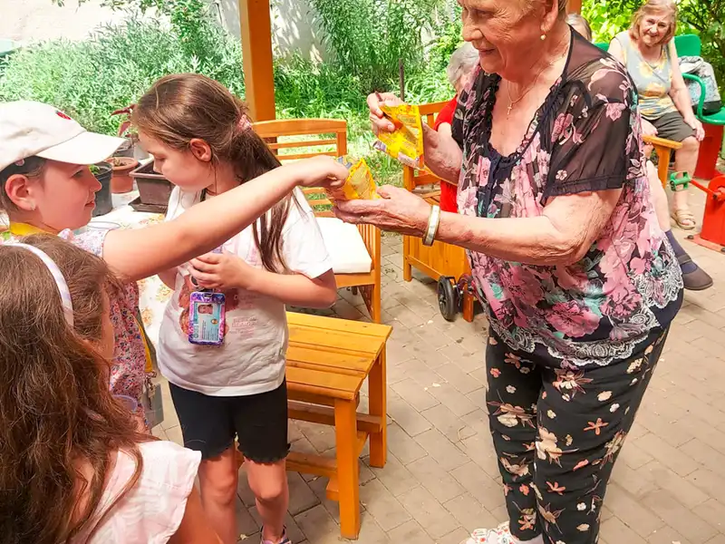 Zpívání seniorům
