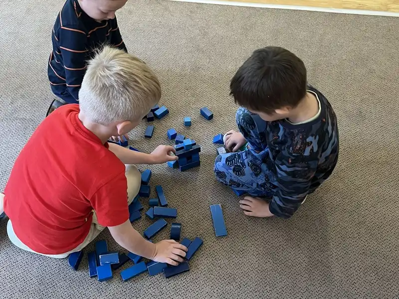 8374