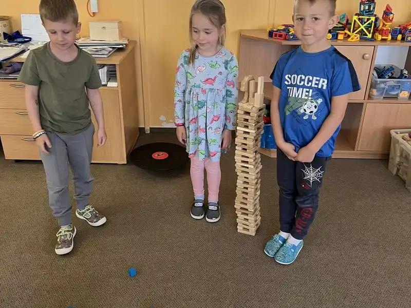 8380