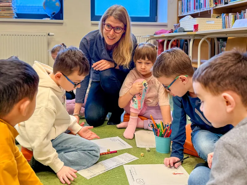 Čtenářská_dílna_v_knihovně_děti_v_knihovně_Klecany