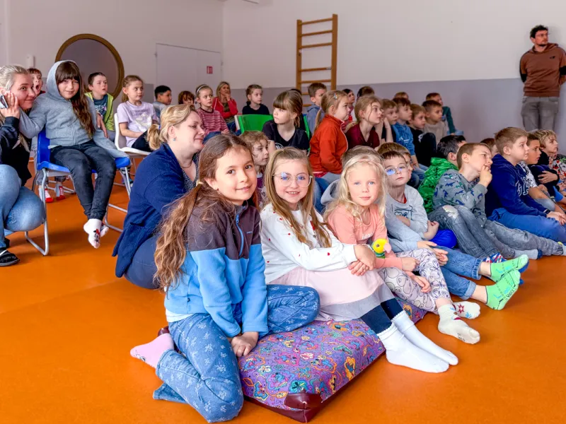 Papoušci_a_jeji_svět_přednáška_s_exotickými_ptáky