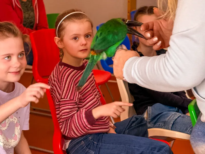 Papoušci_a_jeji_svět_přednáška_s_exotickými_ptáky