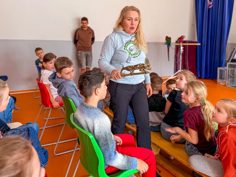 Papoušci_a_jeji_svět_přednáška_s_exotickými_ptáky