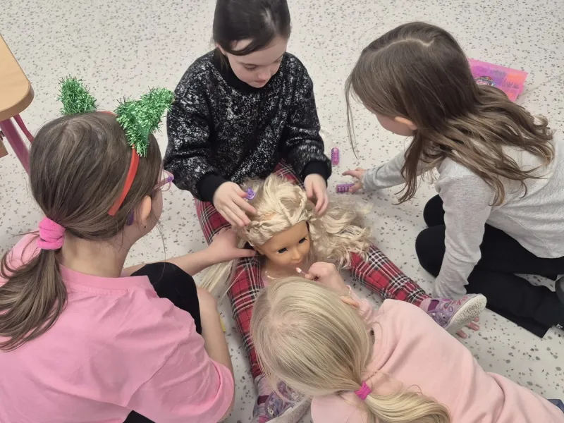 Vánoční besídka opičky